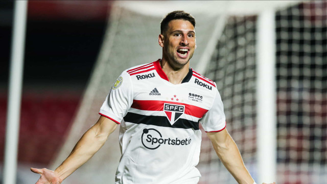 Rogério Ceni anuncia e São Paulo tem novo camisa 9 para substituir Calleri