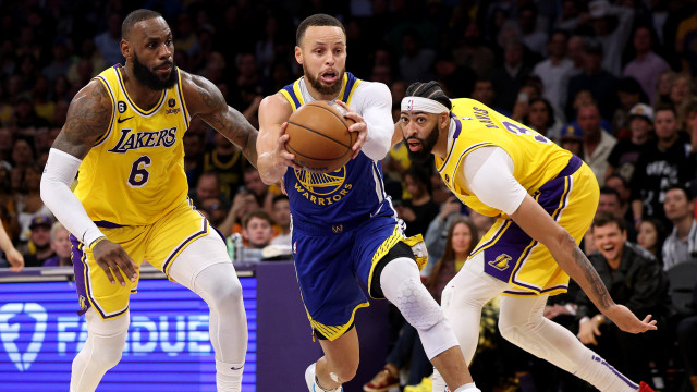 Lakers enfrenta Warriors pelo jogo 5 da semifinal da NBA; saiba