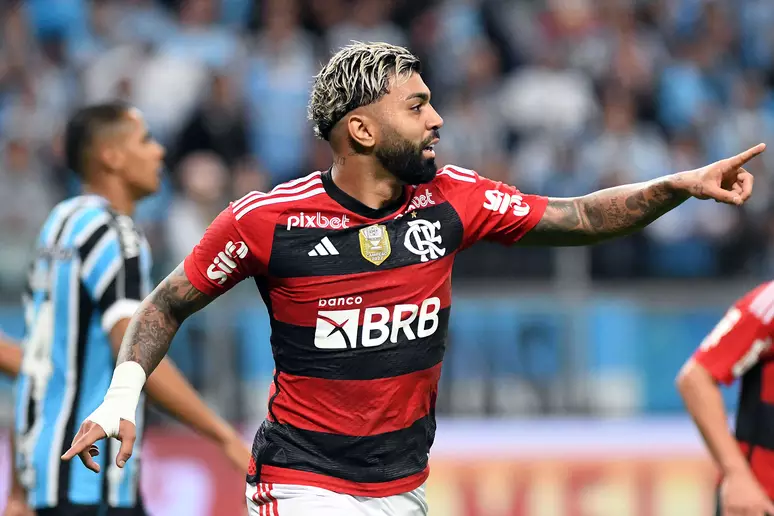 Gabigol é o 3º maior artilheiro do mundo desde o início da