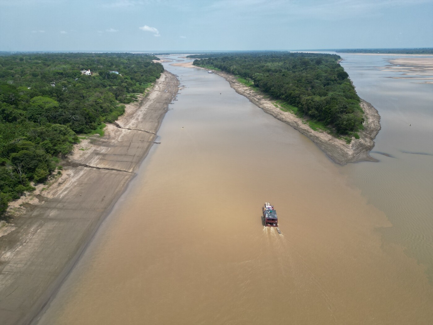 Cercado de água salgada: por que é tão difícil náufrago sobreviver no mar -  20/06/2023 - UOL TILT