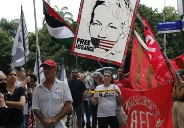 Manifestação no Rio pede liberdade para Julian Assange