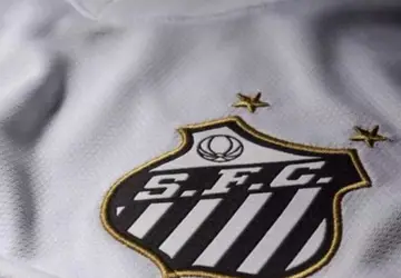 Santos tenta apagar fama de caloteiro, mas vê nova ameaça na Fifa assombrar