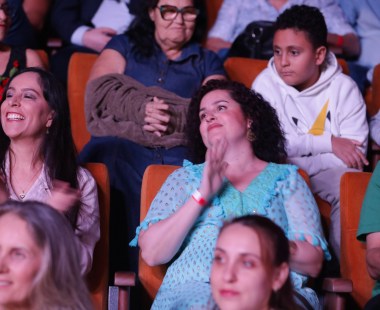 Brasilienses celebram noite no Teatro Nacional com apresentação de Almir Sater