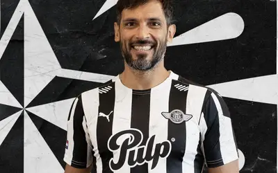 Roque Santa Cruz ameaça recorde de Zé Roberto na Libertadores